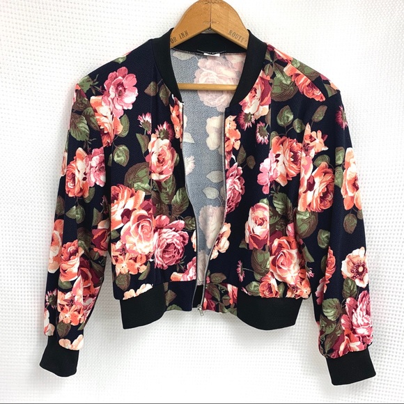 WearEver Tops - Short Floral Jacket Cutout Top With a Zipper Sz M